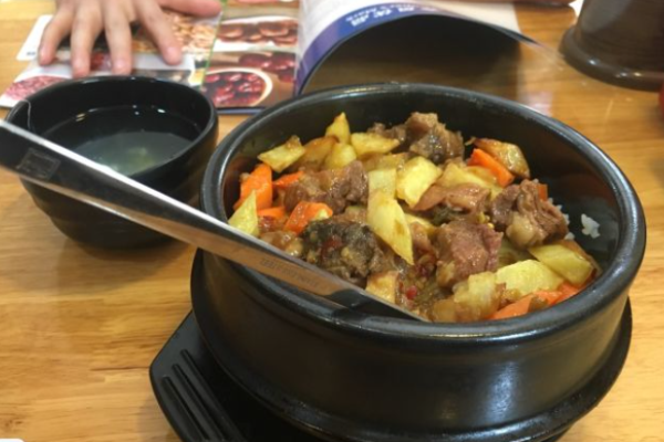 韩伊拌饭馆