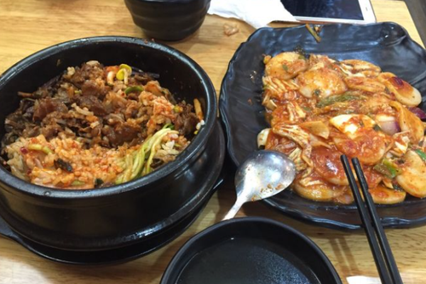 韩伊拌饭馆