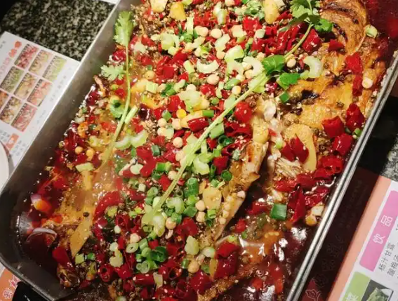 青炉里青花椒烤鱼