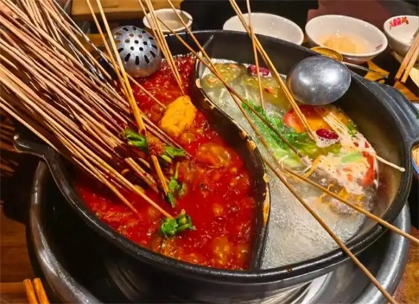 巷子串串香