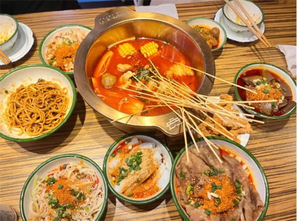 巷子串串香