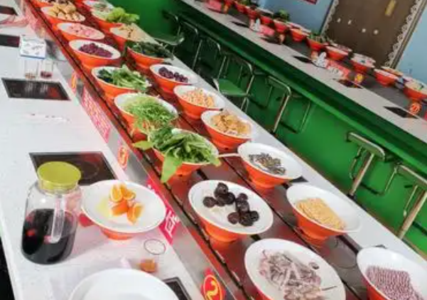 锦伊穆旋转火锅
