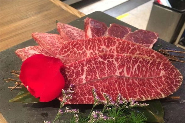 黑牛黑猪烤肉