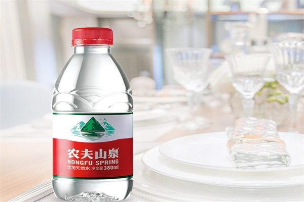 农夫山泉矿泉水