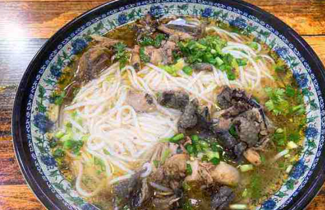 铁仕云县土鸡米线