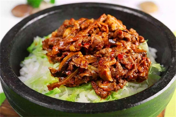 蛙鱼姬沸腾石锅饭