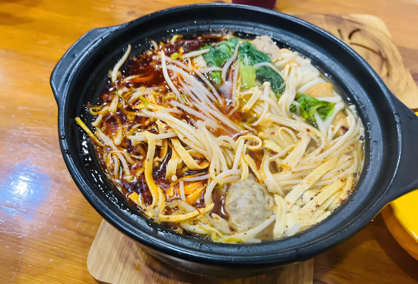 上坐传统过桥米线