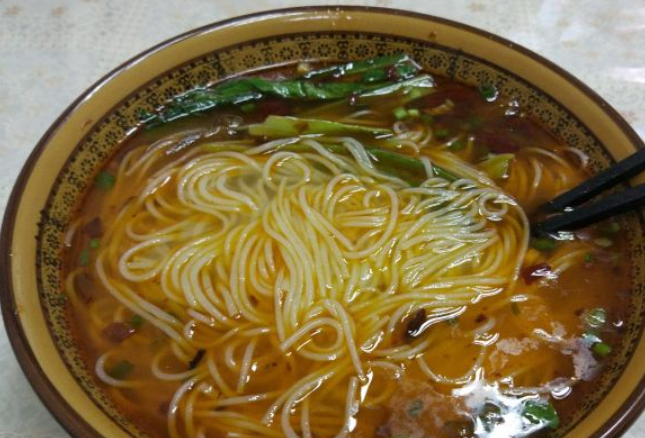 上坐传统过桥米线