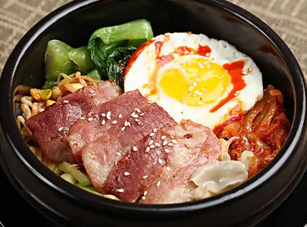 顺平石锅拌饭