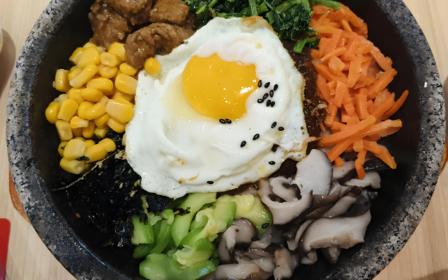 金年任石锅拌饭