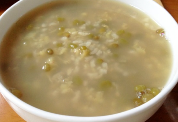 爽滑饺子王咸骨粥