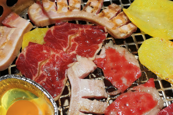 八两米烤肉拌饭