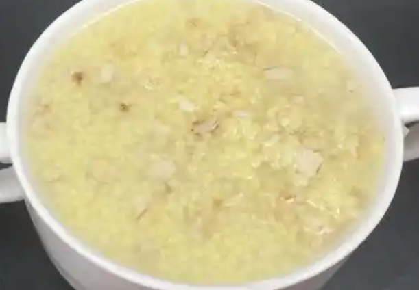 刘大妈现熬粥
