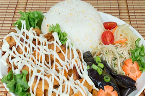 卉小卉烤肉拌饭