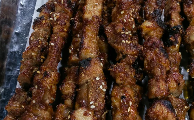 秦大师鸭爪爪干锅串串香