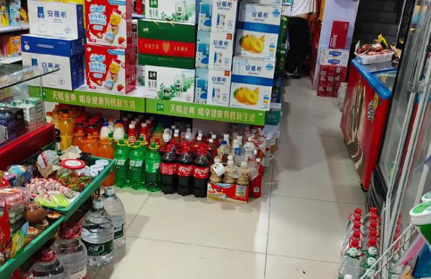 星期七便利店
