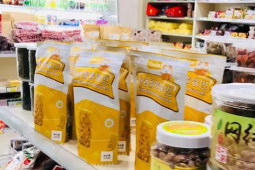 怎样加盟一个零食店，馋世界总部多扶持，让加盟者受益