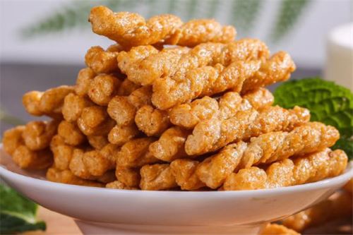 休闲零食加盟哪家好，大小先生零食怎样加盟？