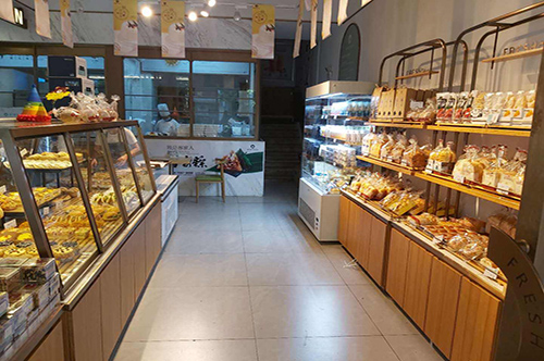 休闲食品市场好不好？菲尔雪西点品牌加盟有前景吗？