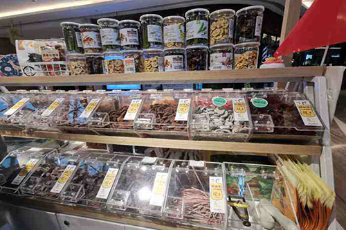 开一家槑潮疯零食利润好吗？投资成本高不高？