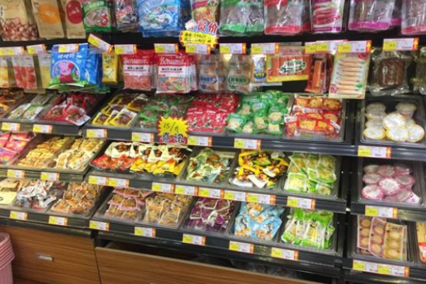 武林萌主量贩零食店