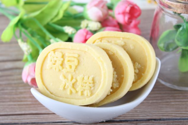 三只猫零食屋