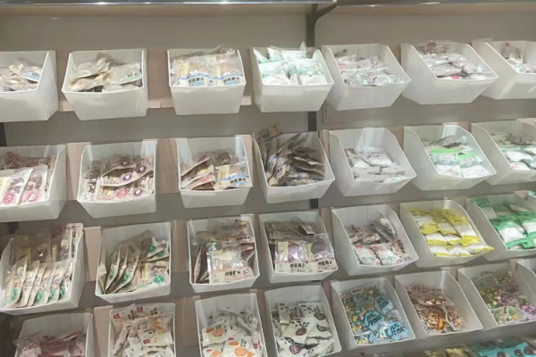 轻嘴零食加盟费多少钱?无忧加盟操作轻松
