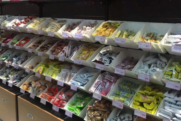 巧恋滋零食铺