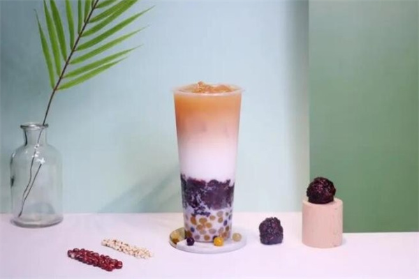沏春风奶茶