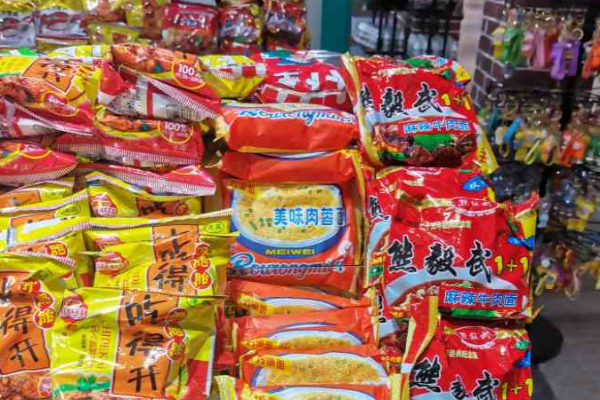 准时到校零食店铺