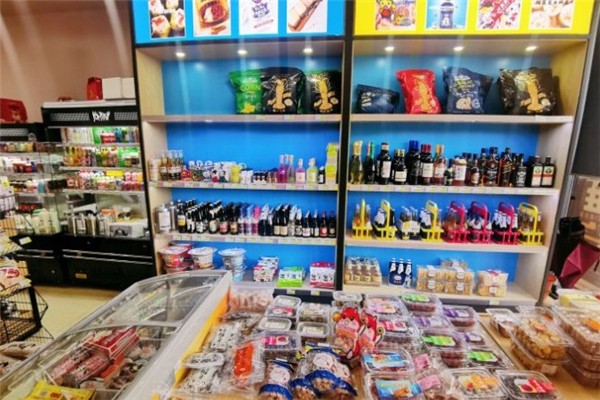 大龙猫零食店