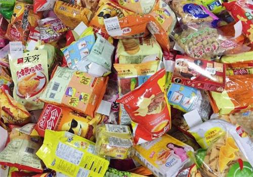 小口大口零食店
