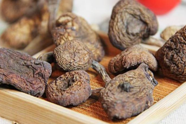 宏伟林休闲食品