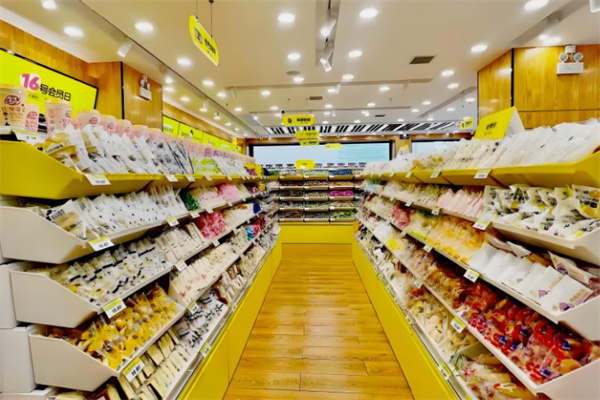 校友零食折扣店