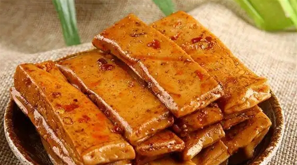 加盟添嘴零食店怎么样？——创业新路上的美味风向标