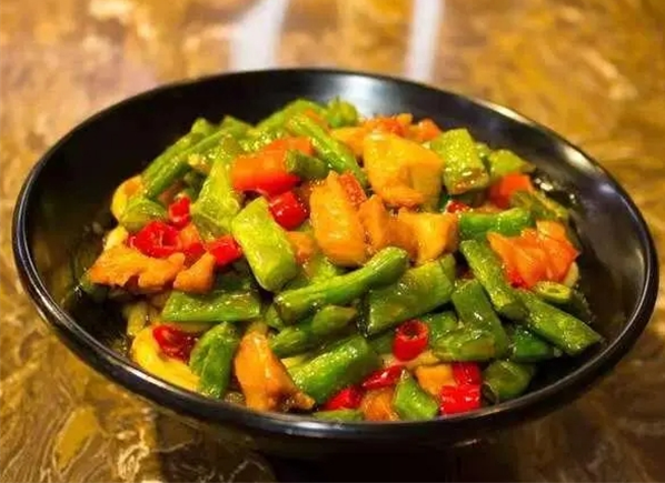 黄六爷爆辣小公鸡面