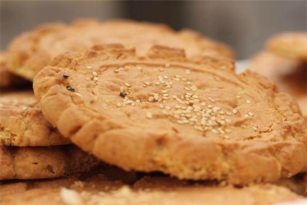 酥铺桃酥加盟店生意好吗?全力支持,致富不愁
