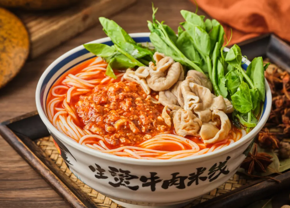 乔杉杉生烫牛肉米线