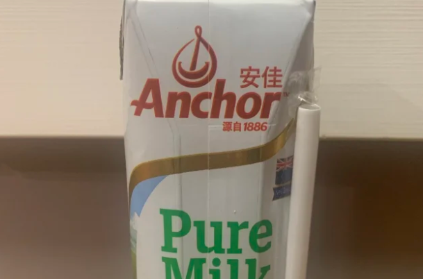 安佳纯牛奶