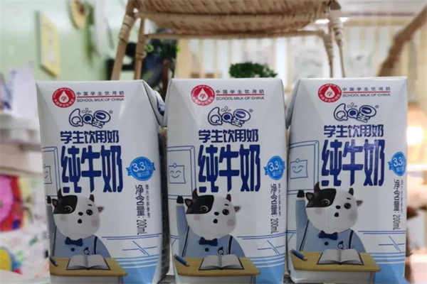 伊利学生奶