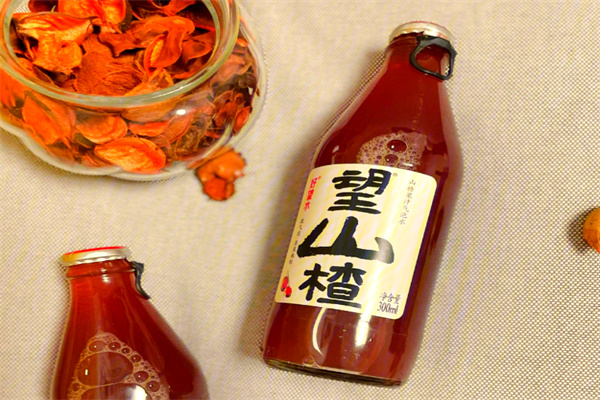 望山楂气泡水