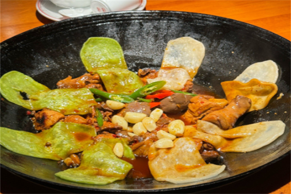 传奇地锅鸡