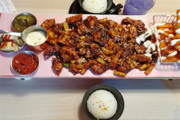 时刻滑板鸡快餐