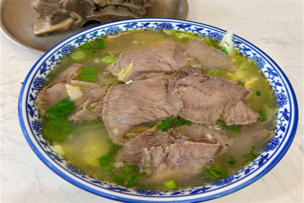 汤面郎牛肉汤