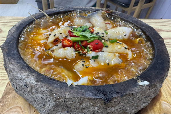 咕噜石锅鱼