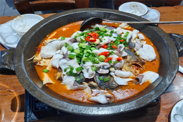 咕噜石锅鱼
