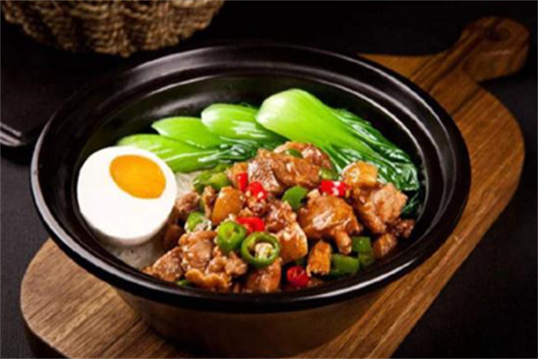 粤一绝广州煲仔饭