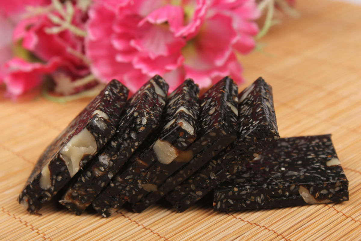 索味黑芝麻核桃糕