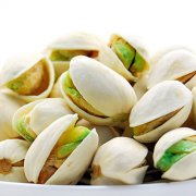 开进口零食加盟店选择良品铺子赚钱更多