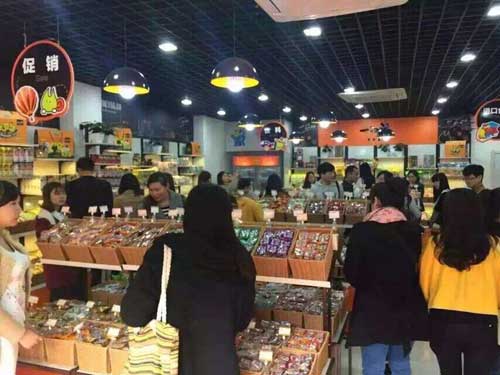 一扫光零食店